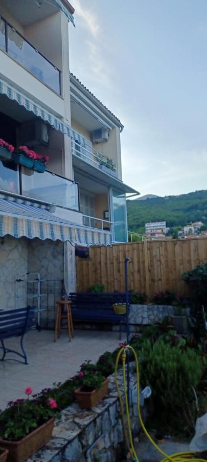 Apartment Azzurro Icici Bagian luar foto